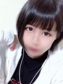 まゆ【黒髪スレンダーロリ】（ハニープラス梅田）