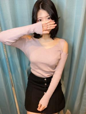 もも　黒髪清楚系美少女