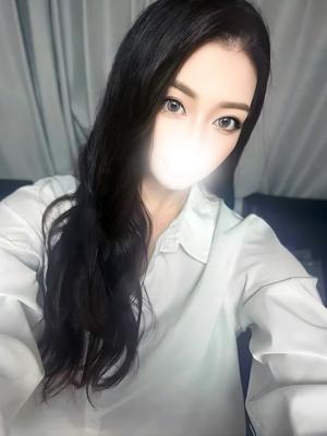 ゆりな