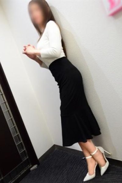 汐里（東京人妻フォーシーズンズ・渋谷のデリヘル嬢）