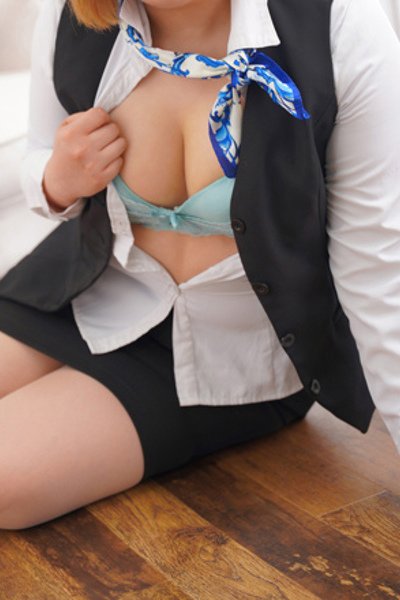 エリー（艶女別館(アデージョベッカン)・大塚のコスプレ風俗店）