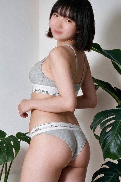 なつみ（密着スポコス倶楽部・梅田・兎我野の回春メンズエステ）